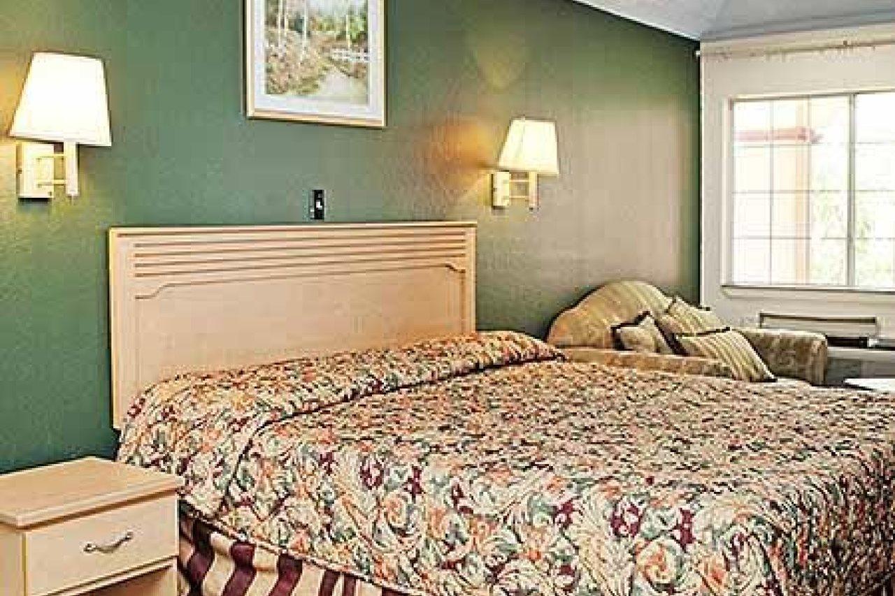 Crystal Inn 249 North Louetta 外观 照片