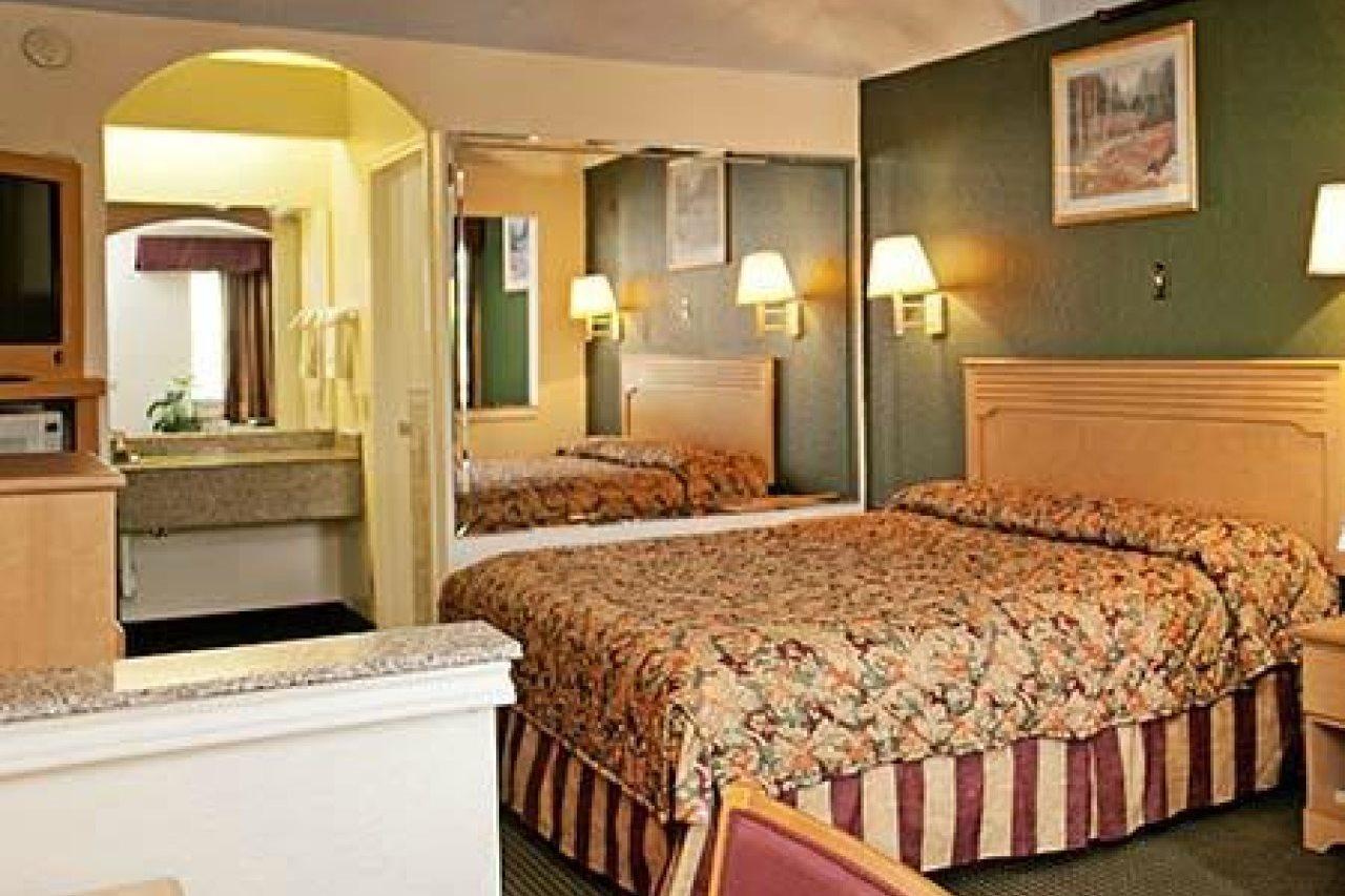 Crystal Inn 249 North Louetta 外观 照片