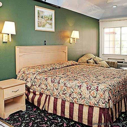 Crystal Inn 249 North Louetta 外观 照片